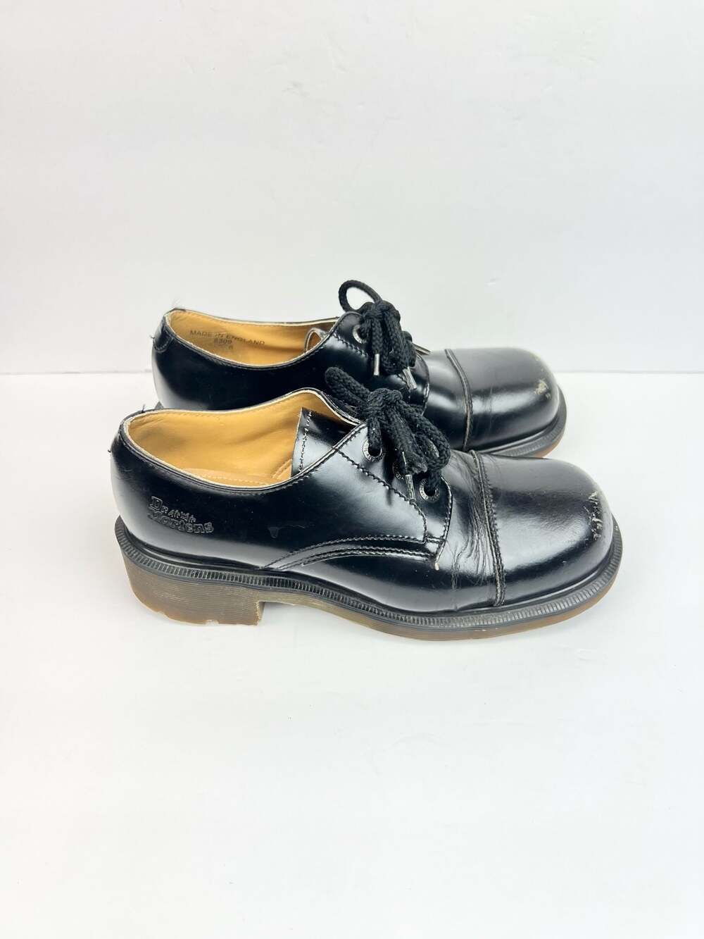 Vintage Dr. Martens 8309 Made in England Black Cap-Toe Oxford Shoes Women’s Sz 6